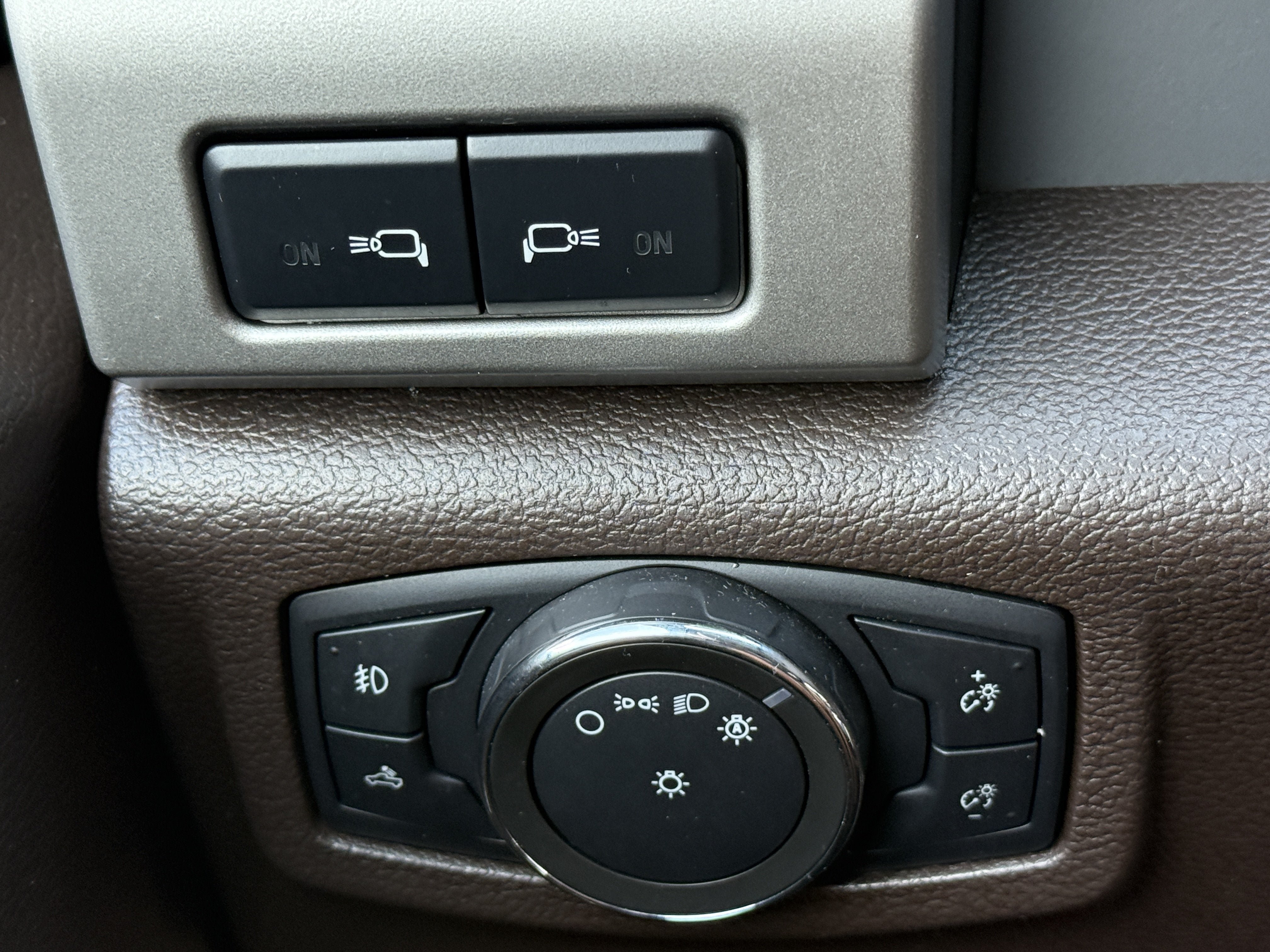 Used 2017 Ford F150 King Ranch w/ Equipment Group 601A Luxury AWD/4WD image 22