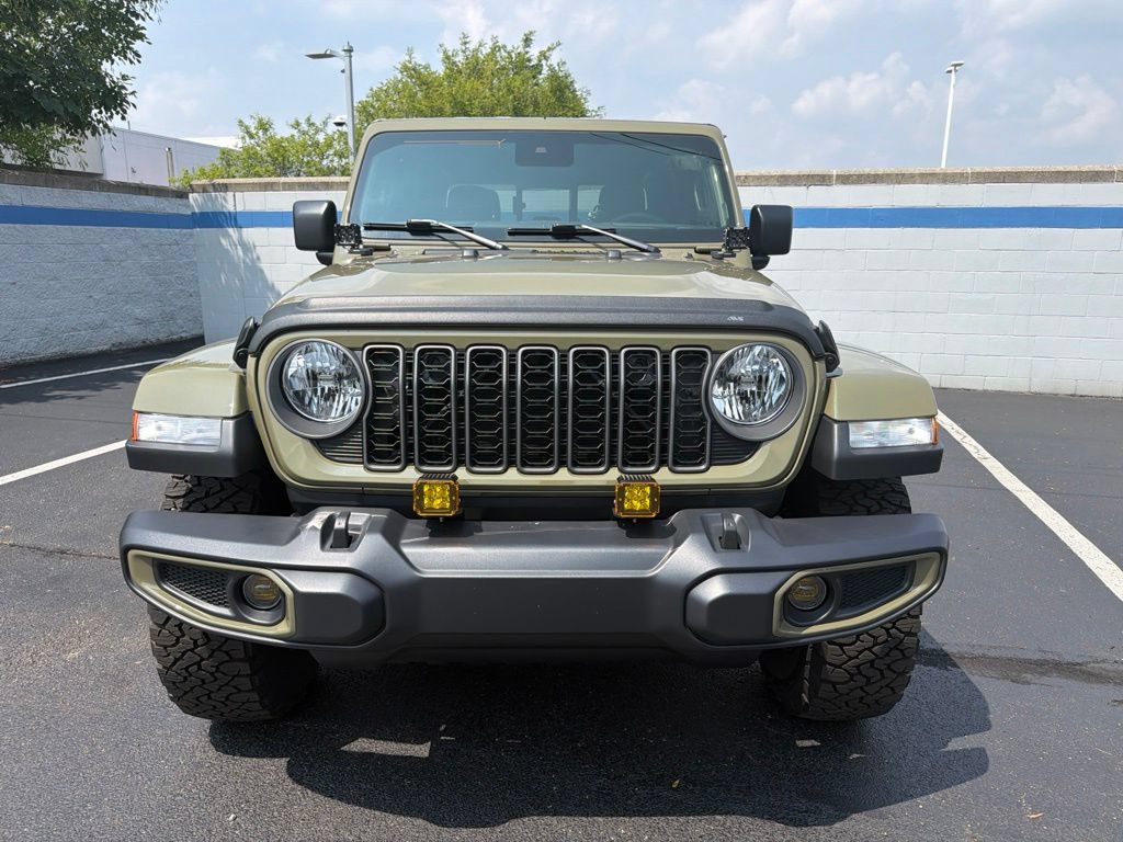 Used 2025 Jeep Gladiator Sport AWD/4WD image 8