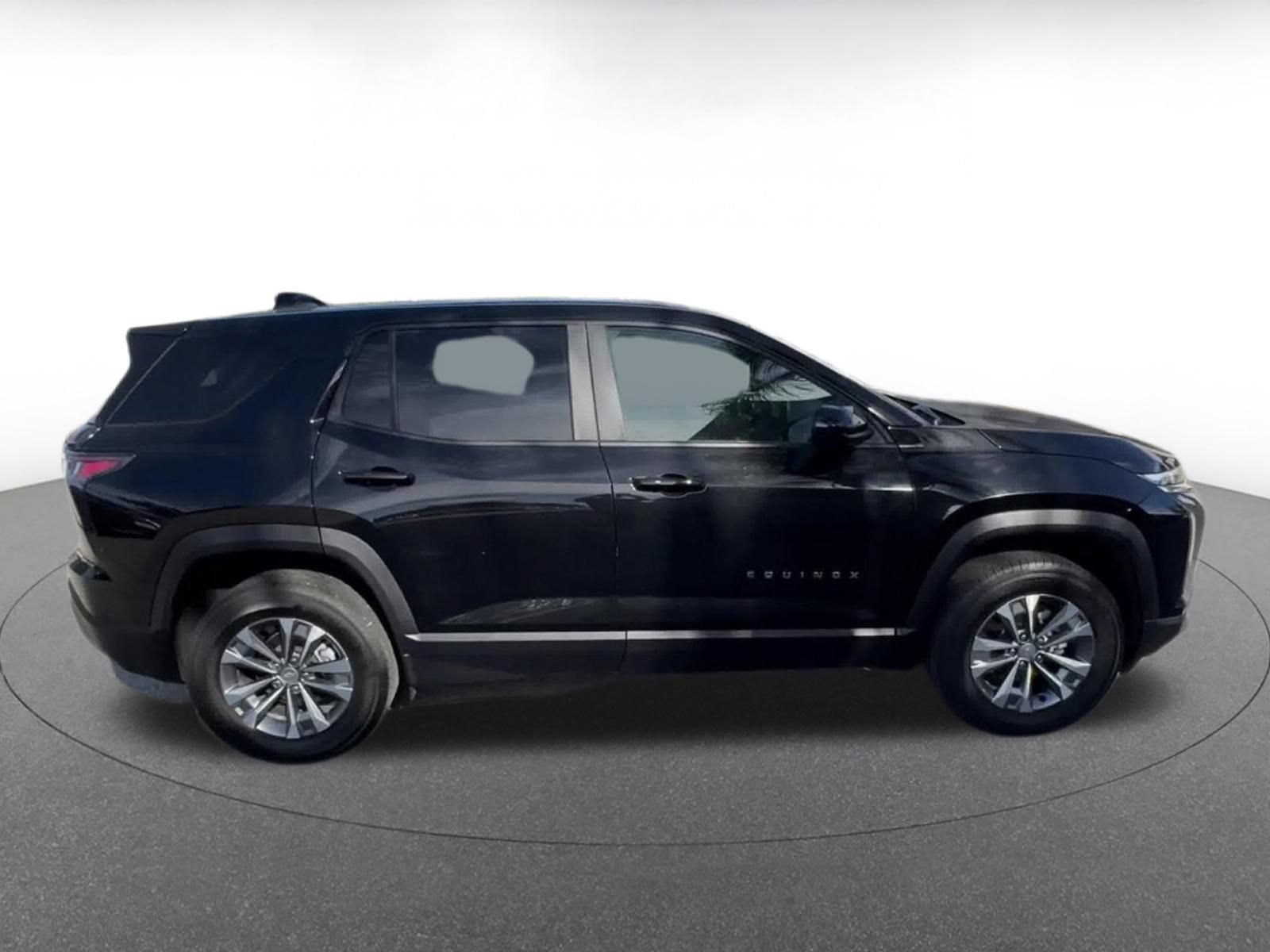Used 2025 Chevrolet Equinox LT FWD image 16