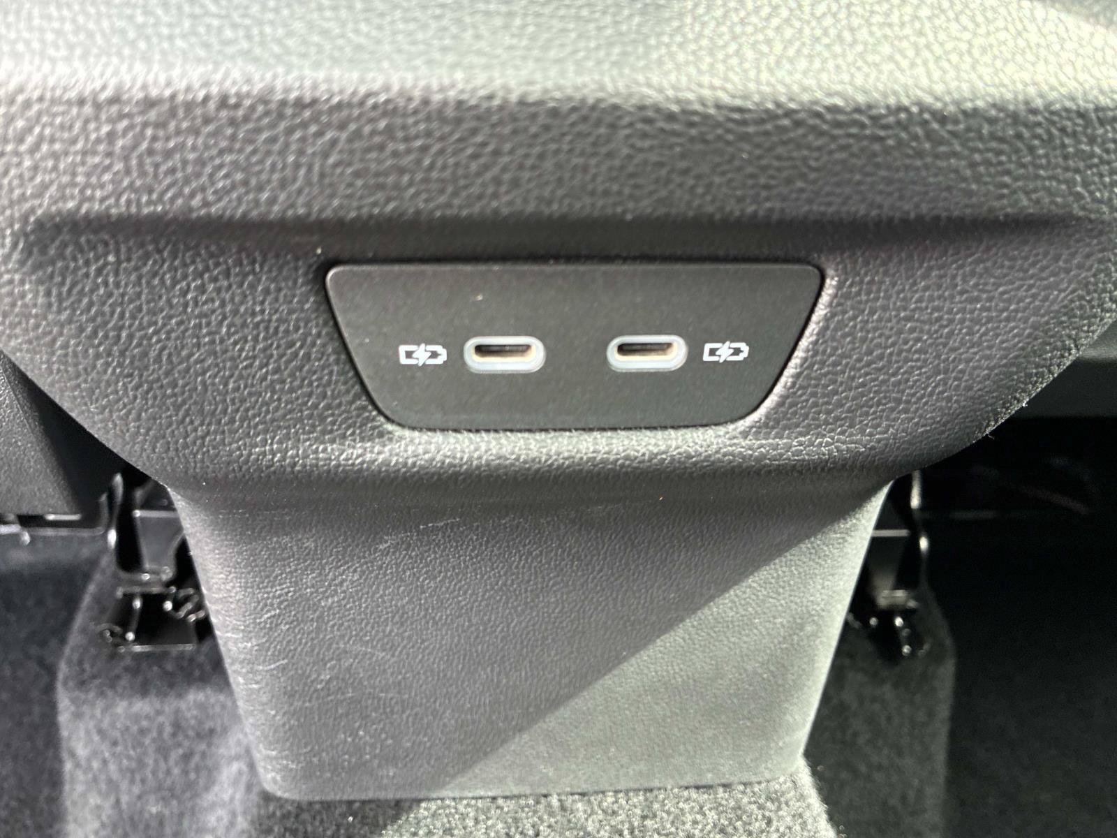 Certified 2026 Volkswagen Tiguan SE w/ Panoramic Sunroof Package AWD/4WD image 21