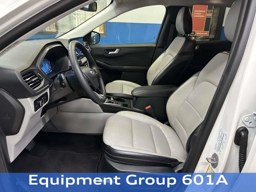 Used 2023 Ford Escape Platinum AWD/4WD image 8