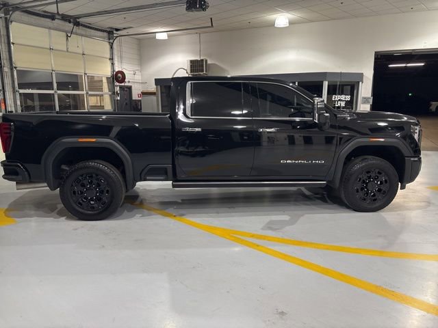 Used 2024 GMC Sierra 2500 Denali Ultimate image 8