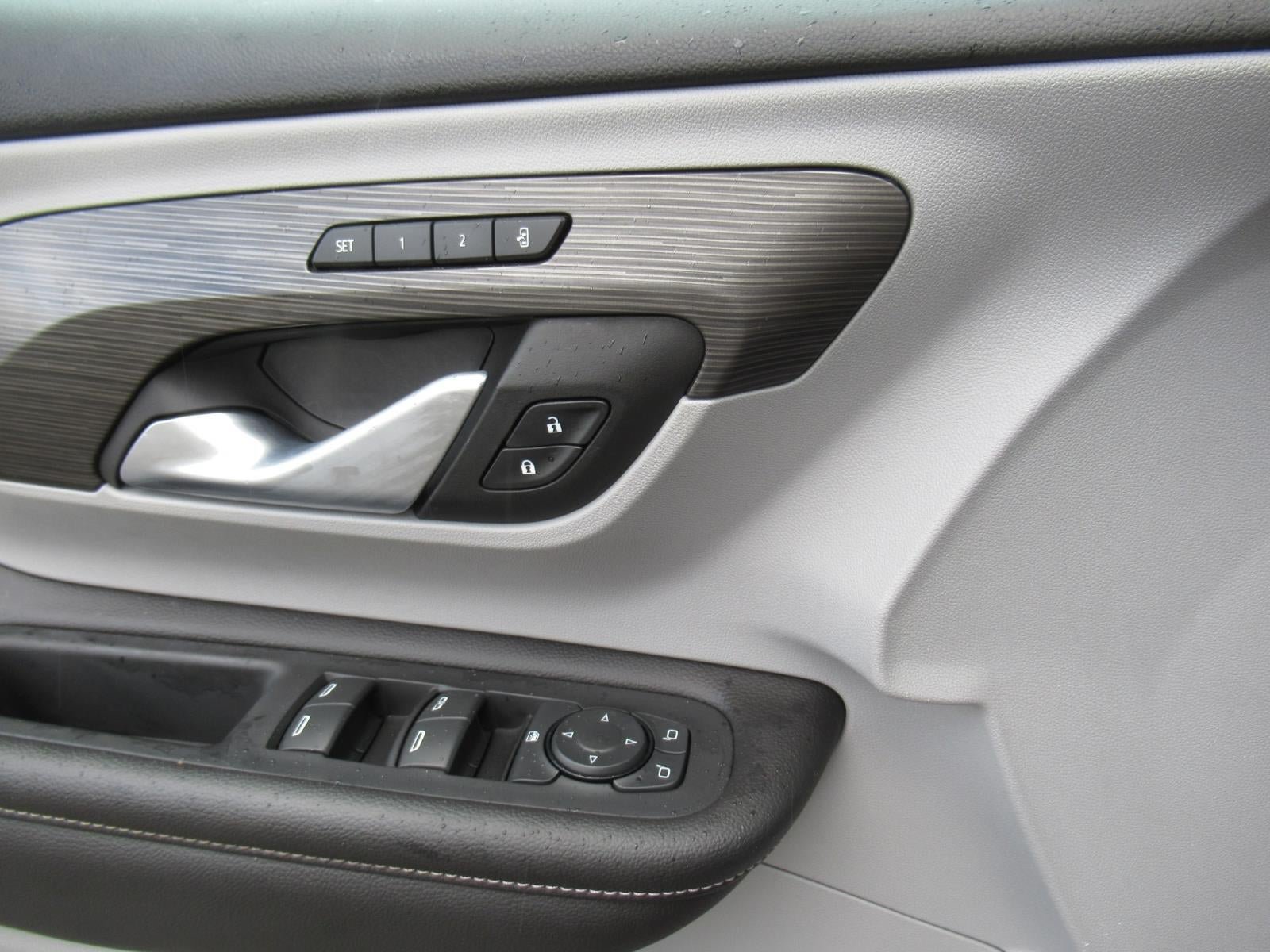 Used 2024 GMC Terrain SLT w/ Infotainment Package II FWD image 21