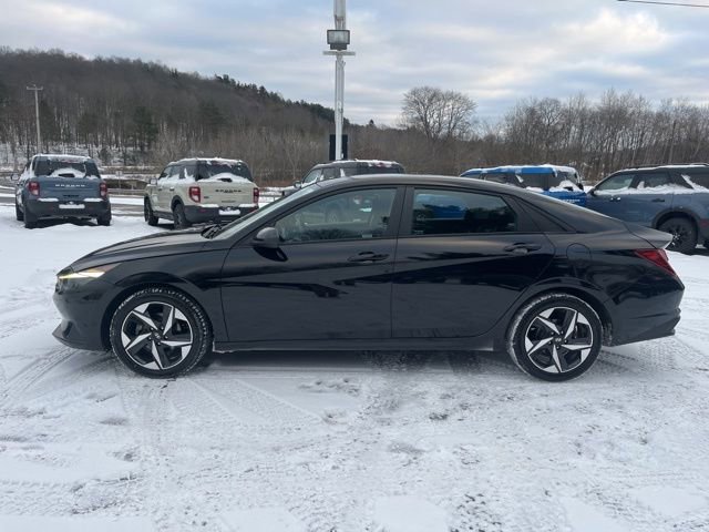 Used 2023 Hyundai Elantra SEL w/ Convenience Package image 9