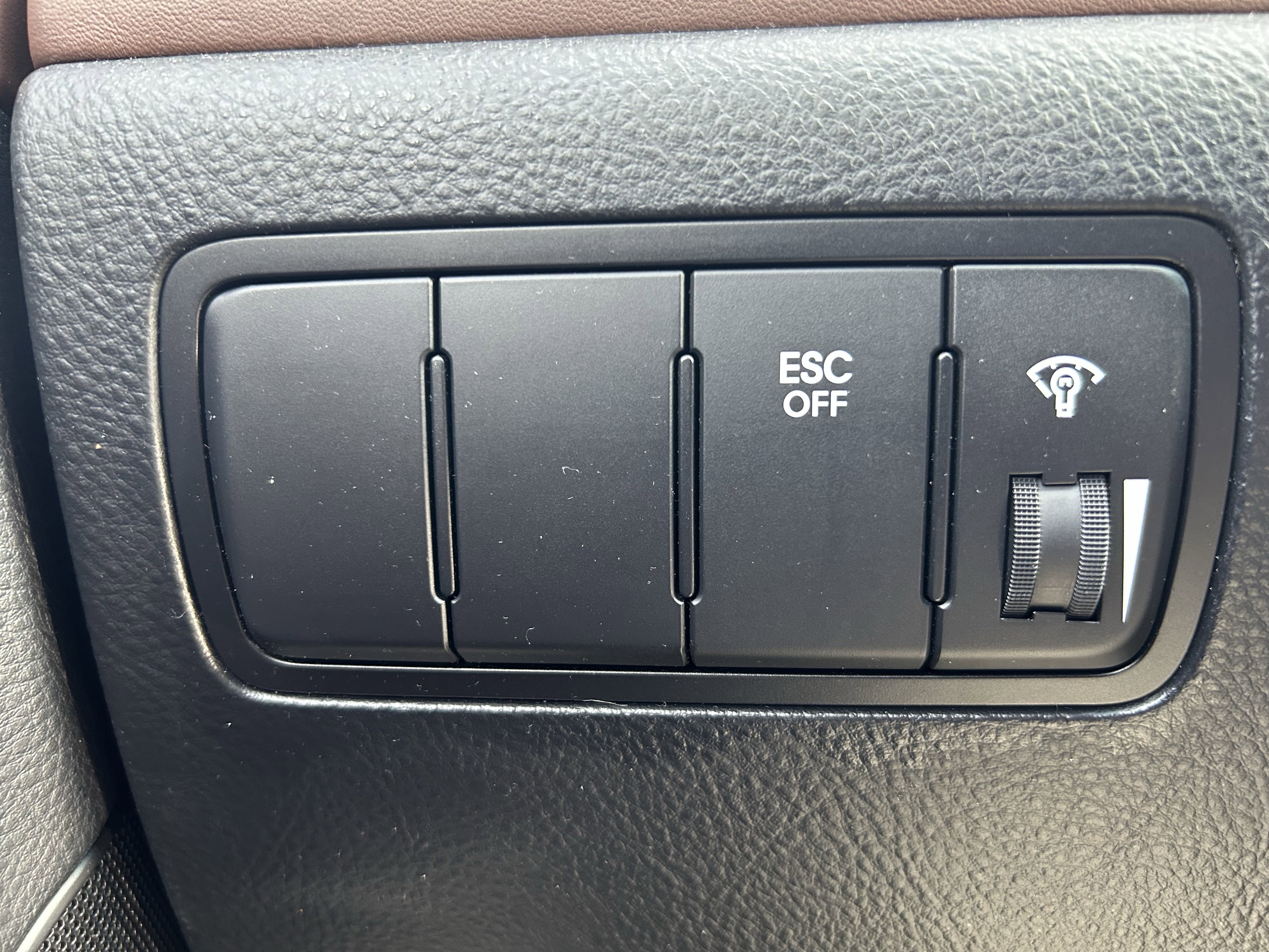 Used 2009 Hyundai Genesis 3.8 w/ Premium Plus Pkg 3 image 14