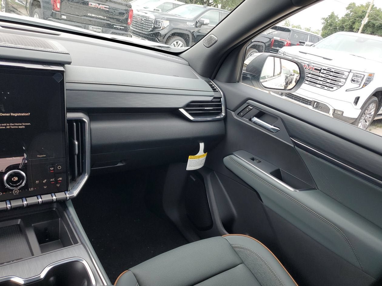 New 2026 GMC Acadia AT4 w/ Luxury Package AWD/4WD image 15