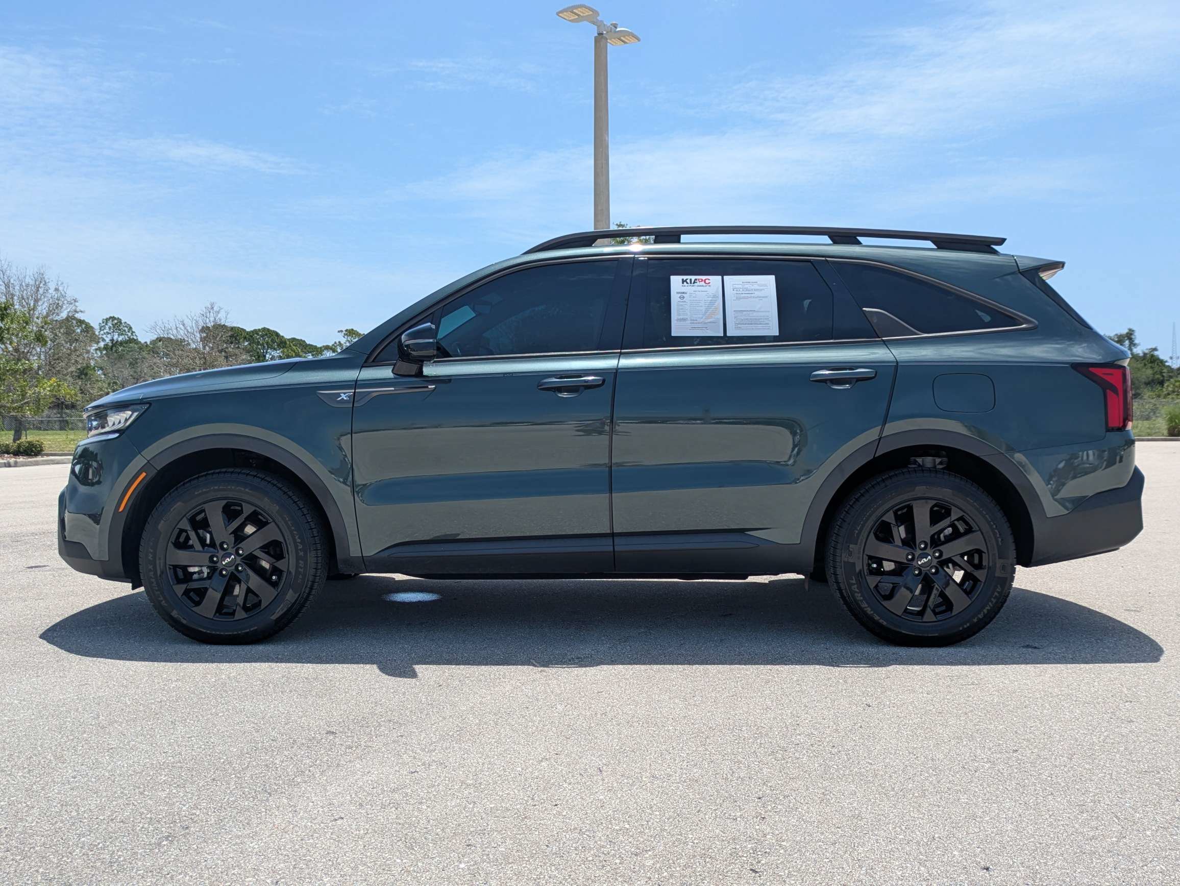 Certified 2023 Kia Sorento S w/ Panoramic Sunroof Package AWD/4WD image 8