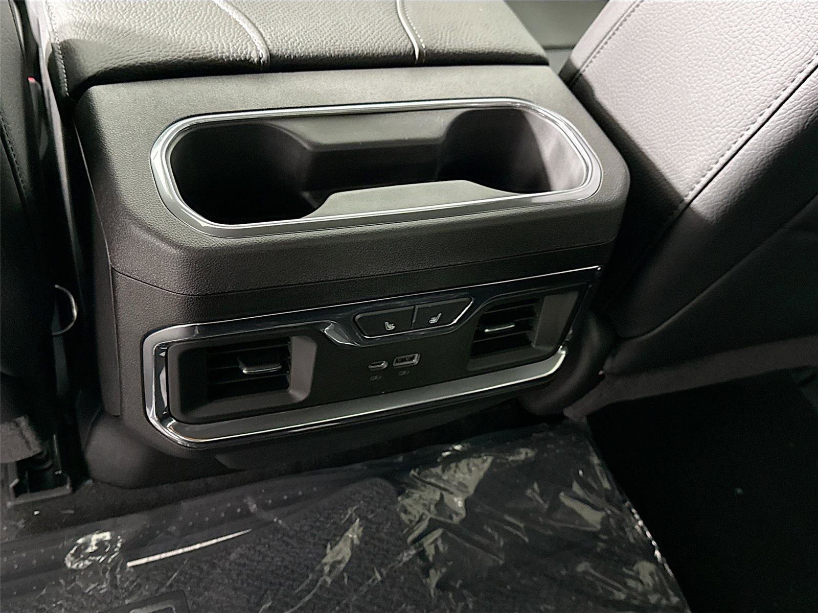 New 2026 GMC Sierra 3500 Denali w/ Denali Reserve Package image 21