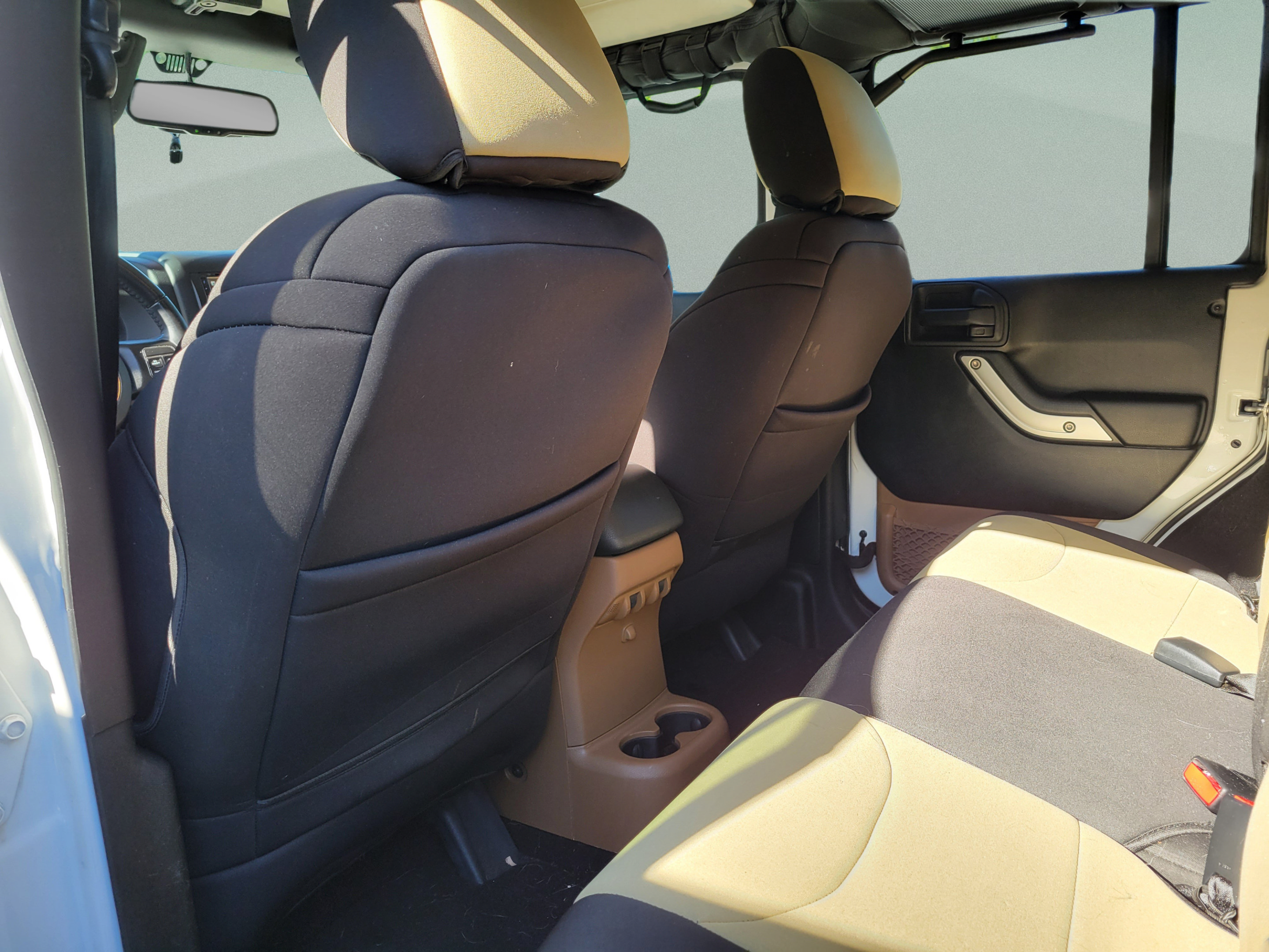 Used 2018 Jeep Wrangler Unlimited Sahara AWD/4WD image 5