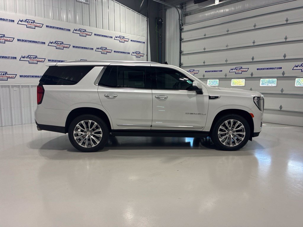 Used 2022 GMC Yukon Denali w/ Denali Premium Package AWD/4WD image 7