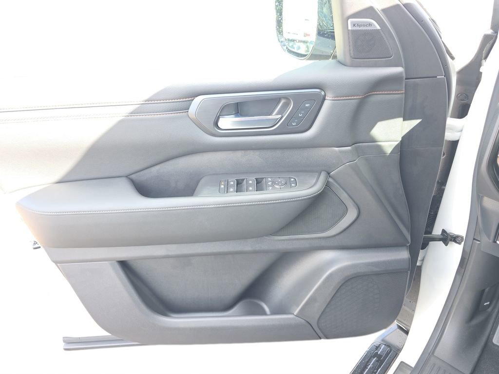 New 2026 Nissan Armada PRO-4X w/ Captain's Chari Seat Package image 17