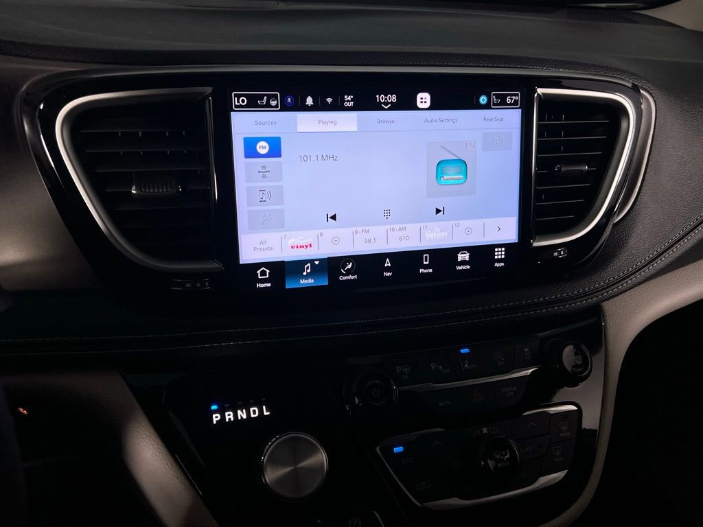 Used 2023 Chrysler Pacifica Touring-L w/ Uconnect Theater Family Group image 15