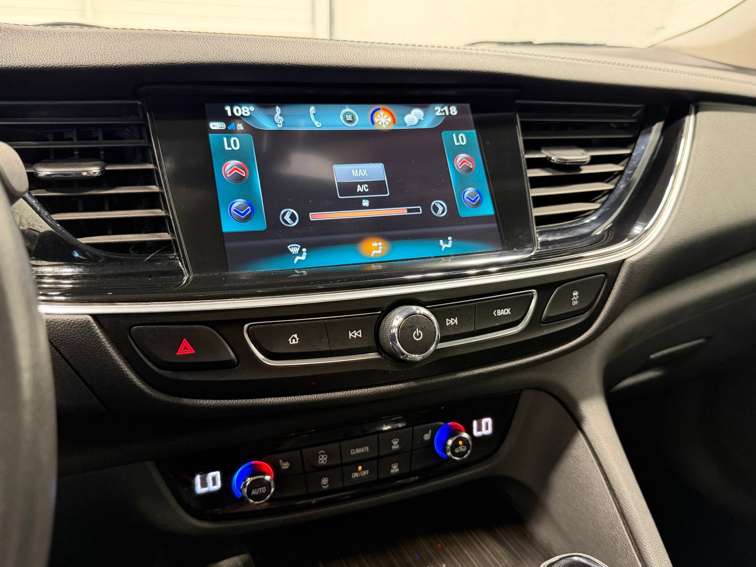 Used 2018 Buick Regal Essence FWD image 40
