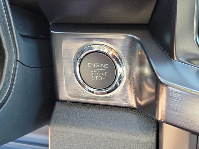 New 2026 Ford F250 Lariat w/ FX4 Off-Road Package AWD/4WD image 18