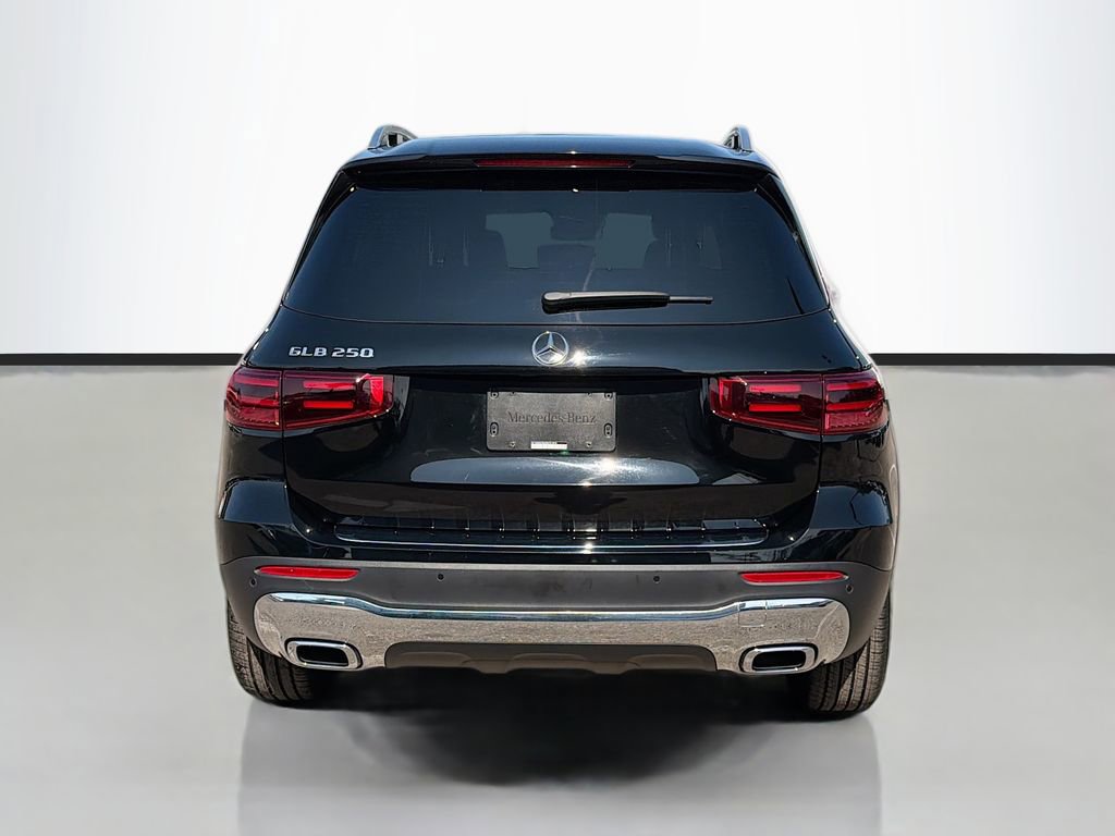 Used 2024 Mercedes-Benz GLB 250 image 4