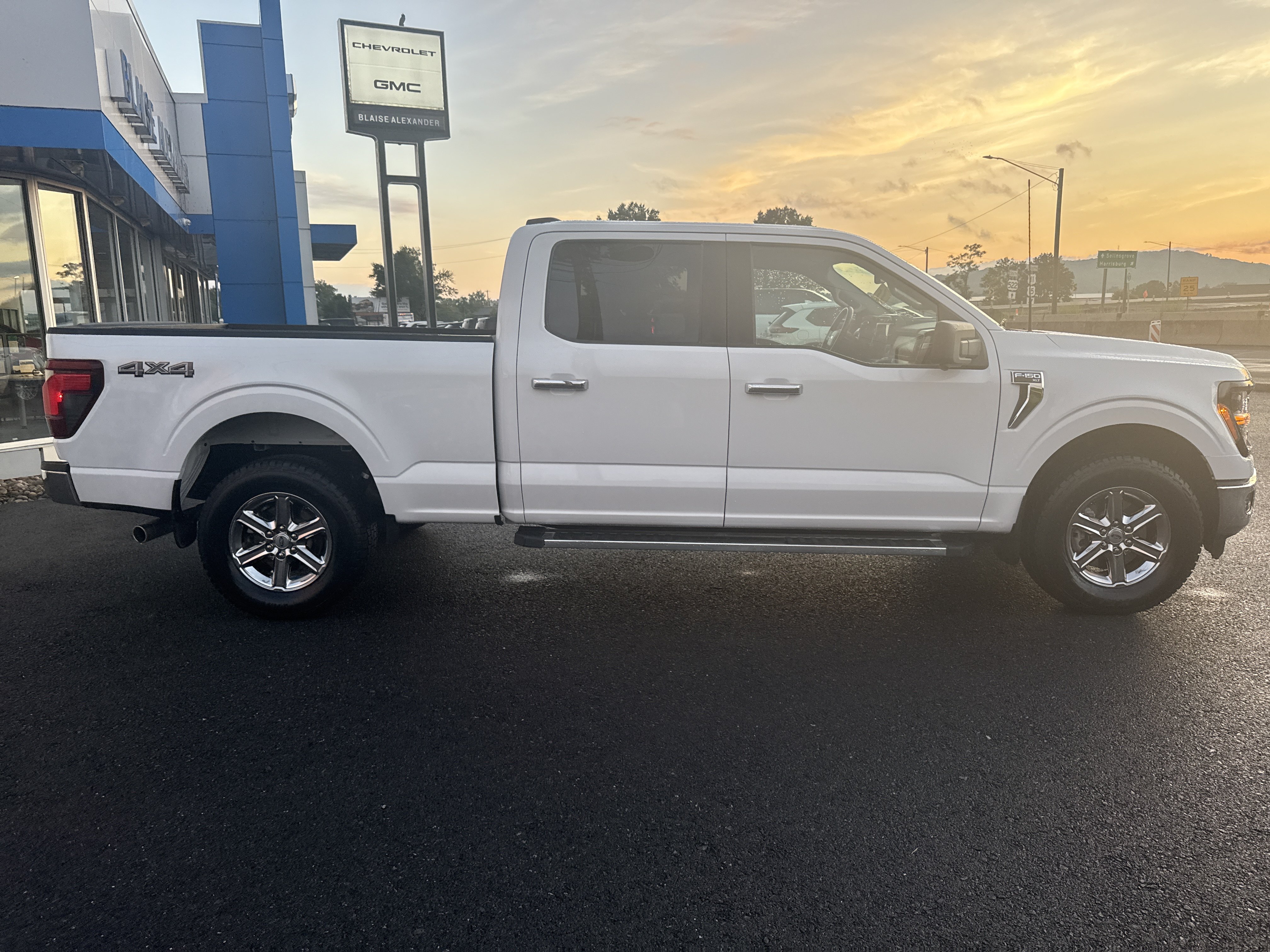 Used 2024 Ford F150 XLT w/ Mobile Office Package AWD/4WD video 2