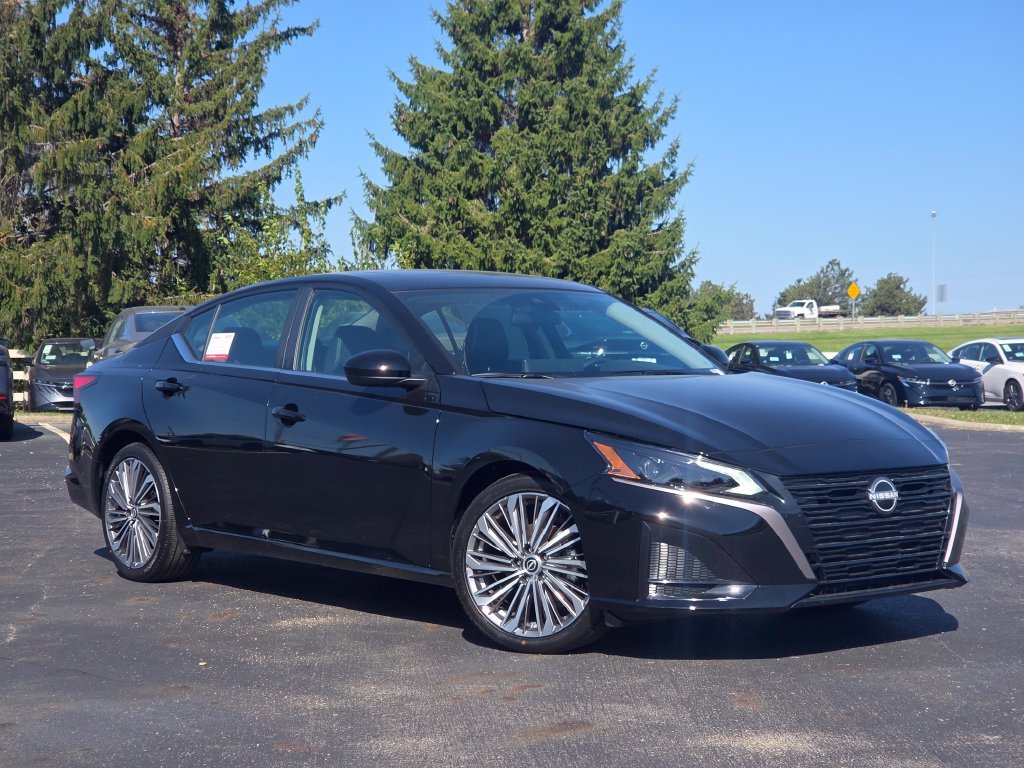 New 2026 Nissan Altima 2.5 SV FWD image 2