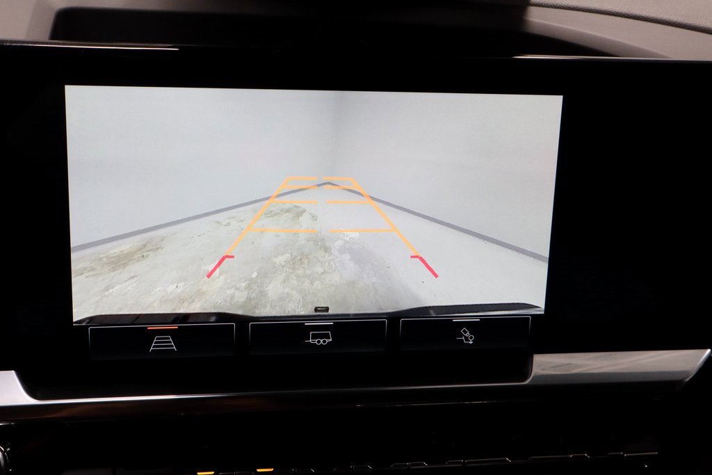 Used 2022 GMC Sierra 1500 SLT w/ SLT Premium Package image 2