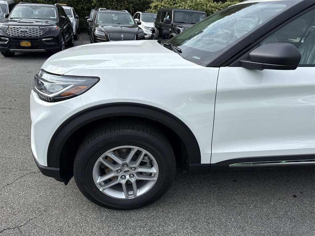 New 2025 Ford Explorer Active image 10