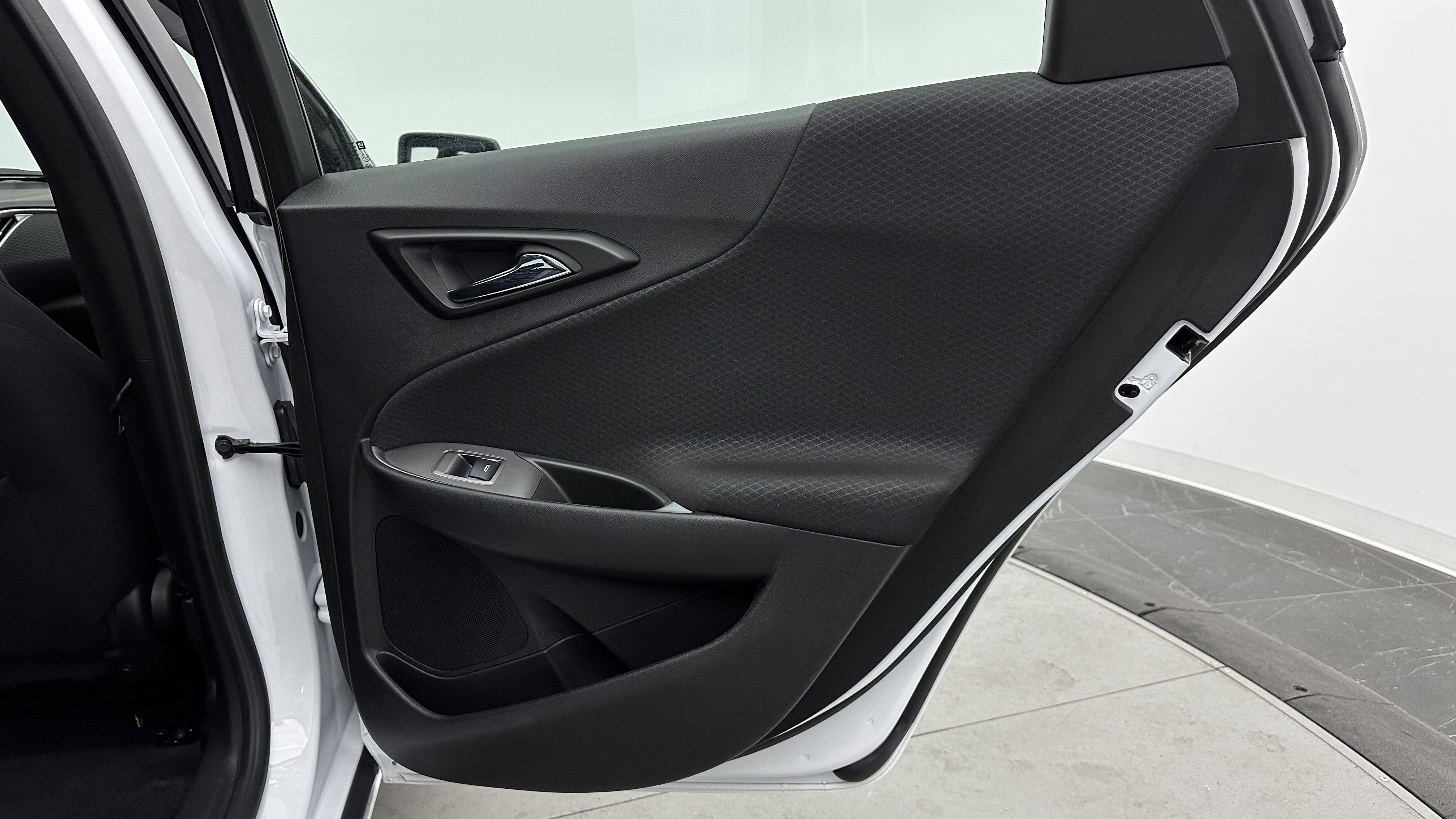 Used 2025 Chevrolet Malibu LT image 30