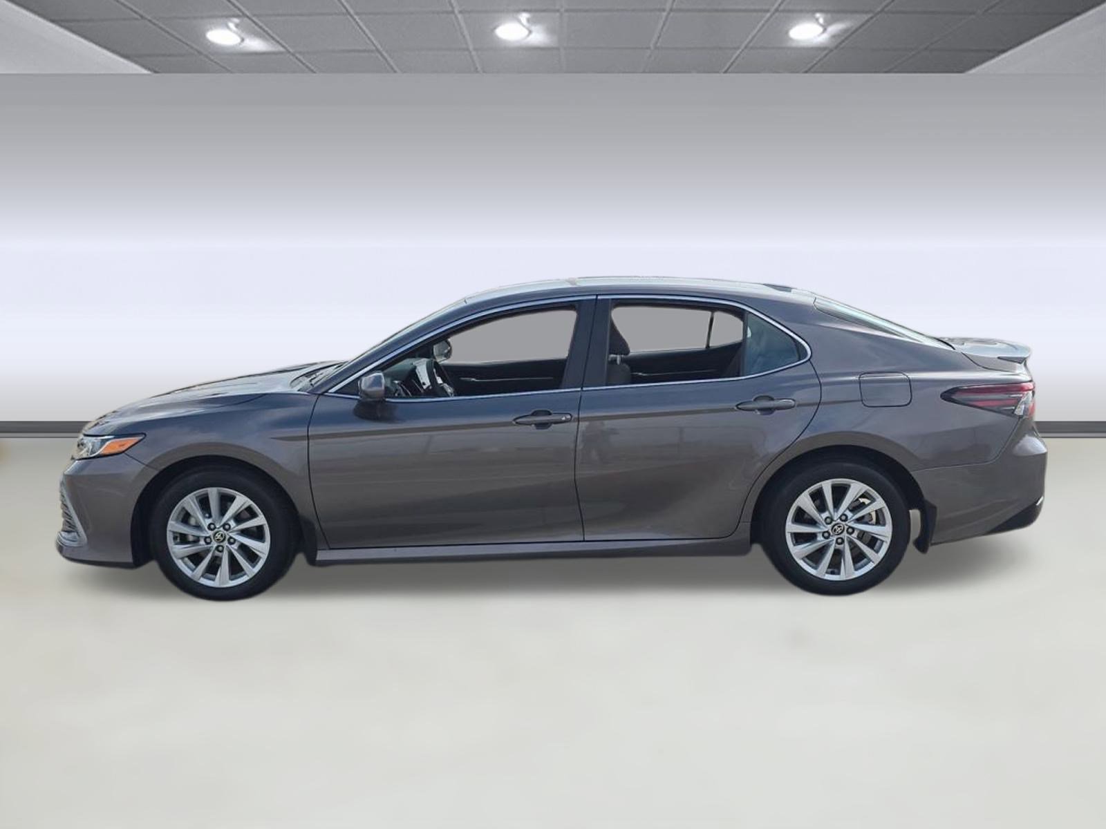 Used 2024 Toyota Camry LE image 2