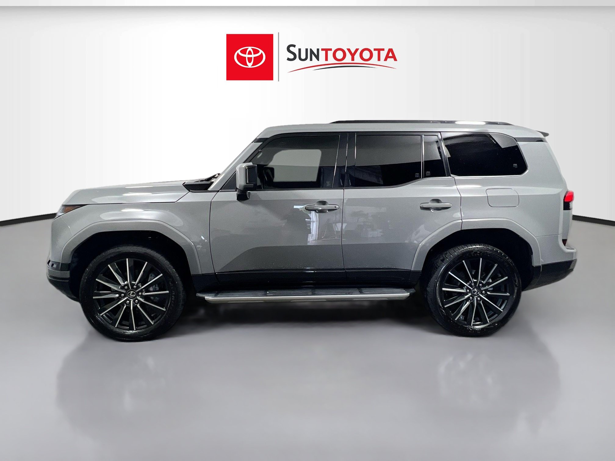 Used 2024 Lexus GX 550 w/ Accessory Package (Z1) AWD/4WD image 29
