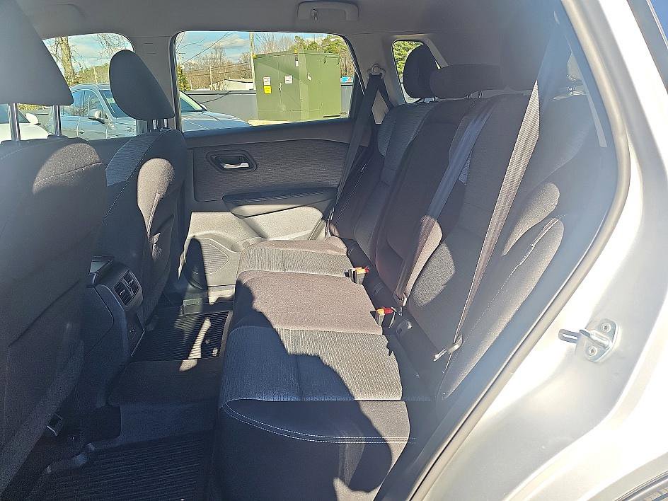 Used 2021 Nissan Rogue SV image 29