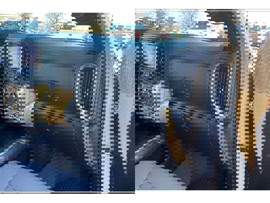 Used 2021 Chevrolet Silverado 3500 LTZ w/ LTZ Premium Package image 18