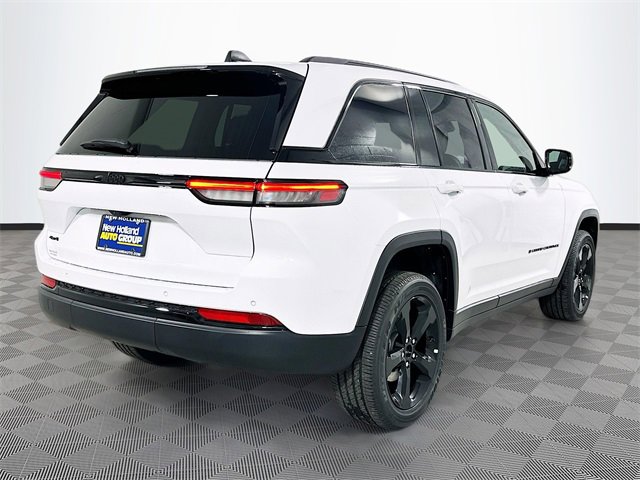 New 2025 Jeep Grand Cherokee Altitude image 4