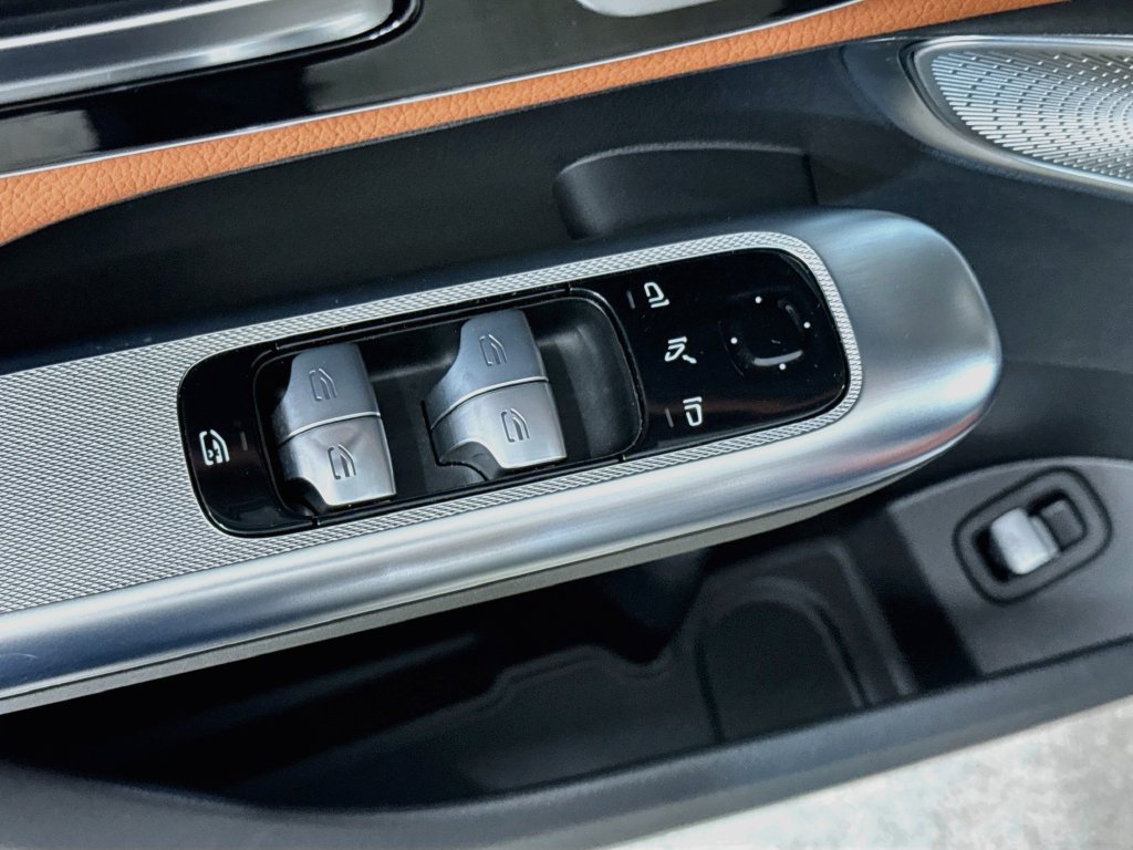 Certified 2025 Mercedes-Benz GLC 300 4MATIC image 20
