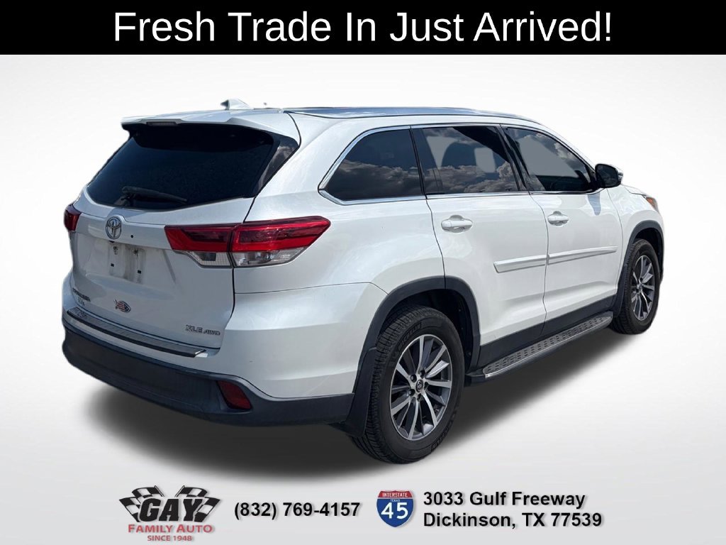 Used 2019 Toyota Highlander XLE AWD/4WD image 9