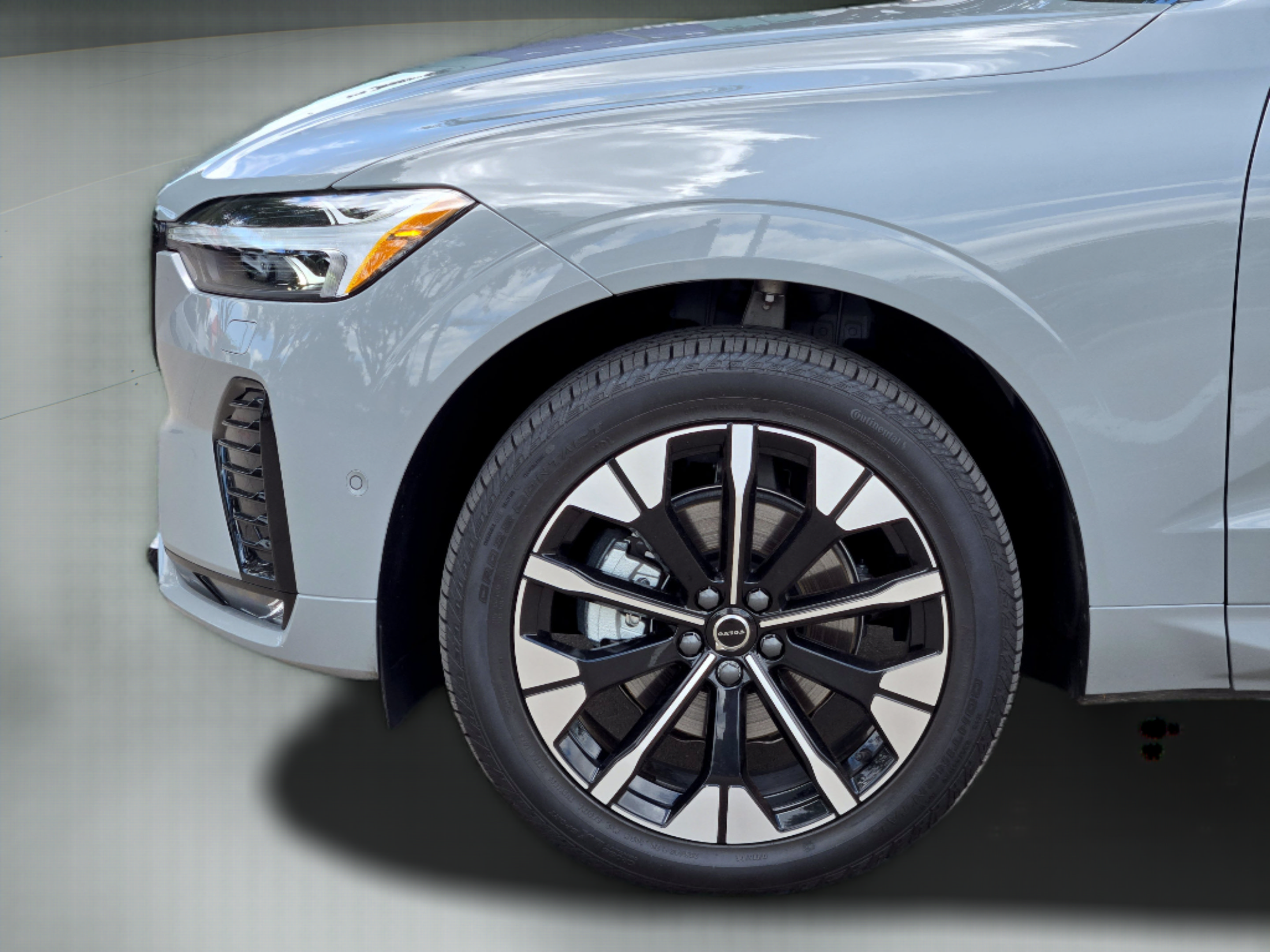 Certified 2026 Volvo XC60 B5 Plus w/ Protection Package Premier AWD/4WD image 36