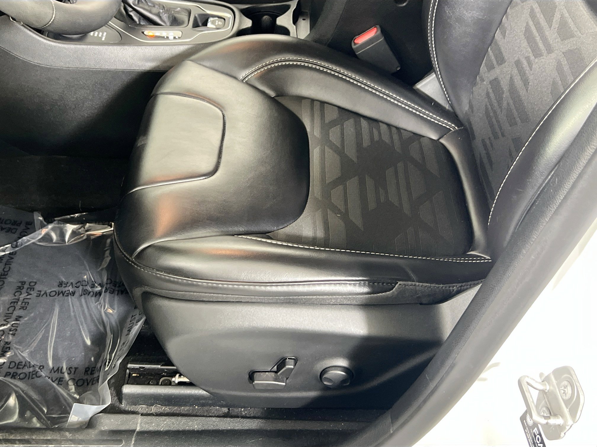 Used 2022 Jeep Cherokee Latitude image 18