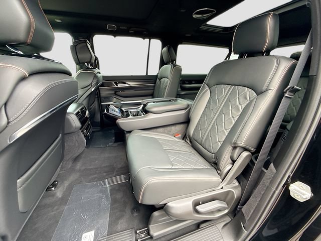 New 2026 Jeep Grand Wagoneer L Summit AWD/4WD image 18