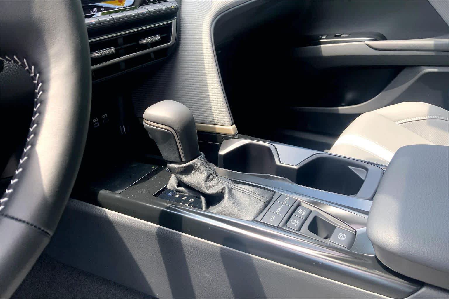 New 2026 Toyota Camry SE w/ Convenience Package AWD/4WD image 7
