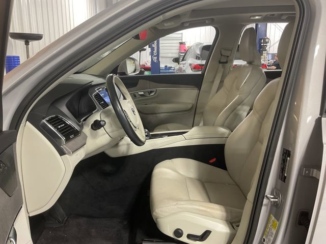 Used 2023 Volvo XC90 B5 Plus image 8