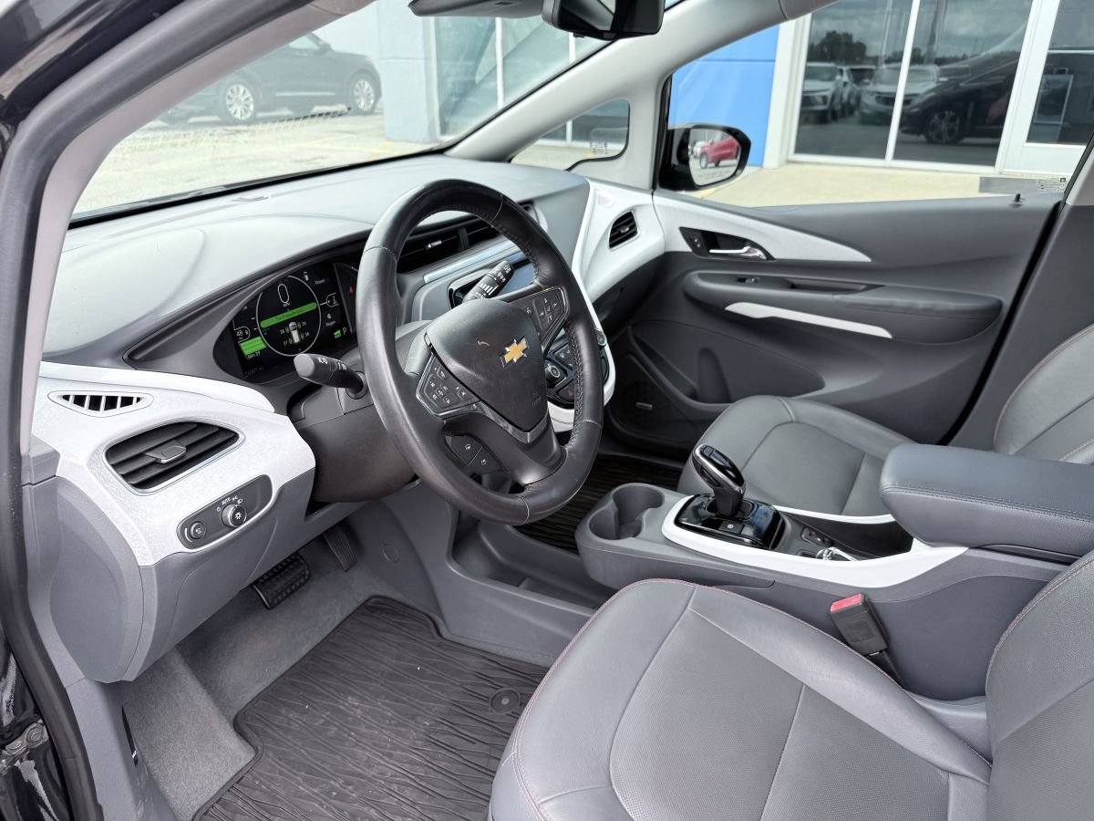 Used 2018 Chevrolet Bolt Premier w/ Driver Confidence II Package FWD image 11