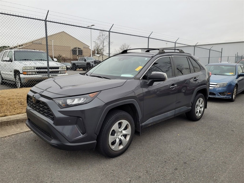 Used 2020 Toyota RAV4 LE image 3
