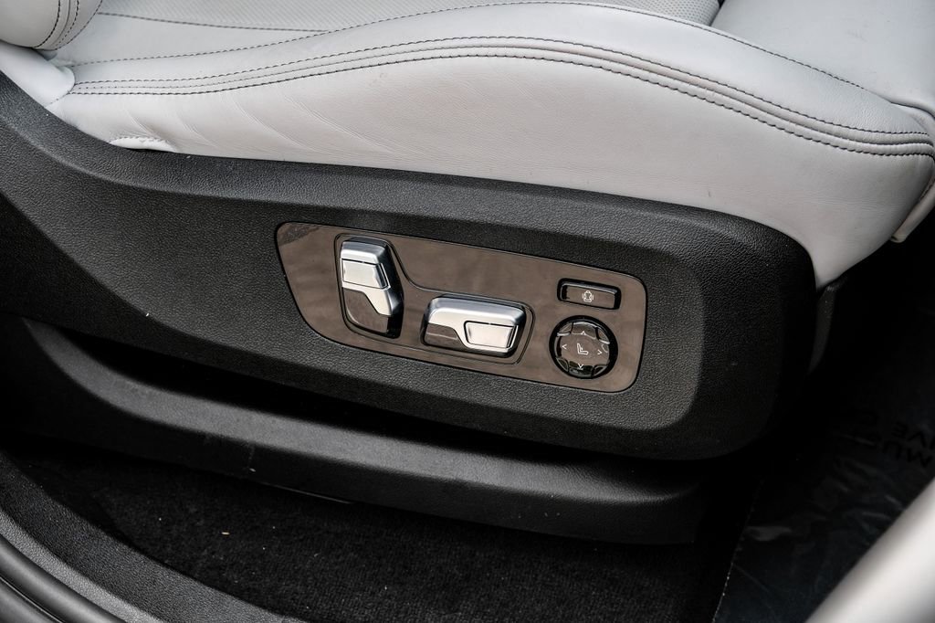 Used 2022 BMW X6 M w/ Executive Package AWD/4WD image 41