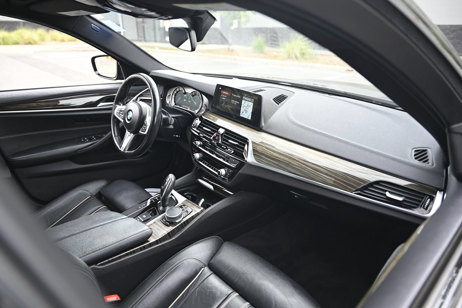 Used 2018 BMW 540i xDrive AWD/4WD image 9