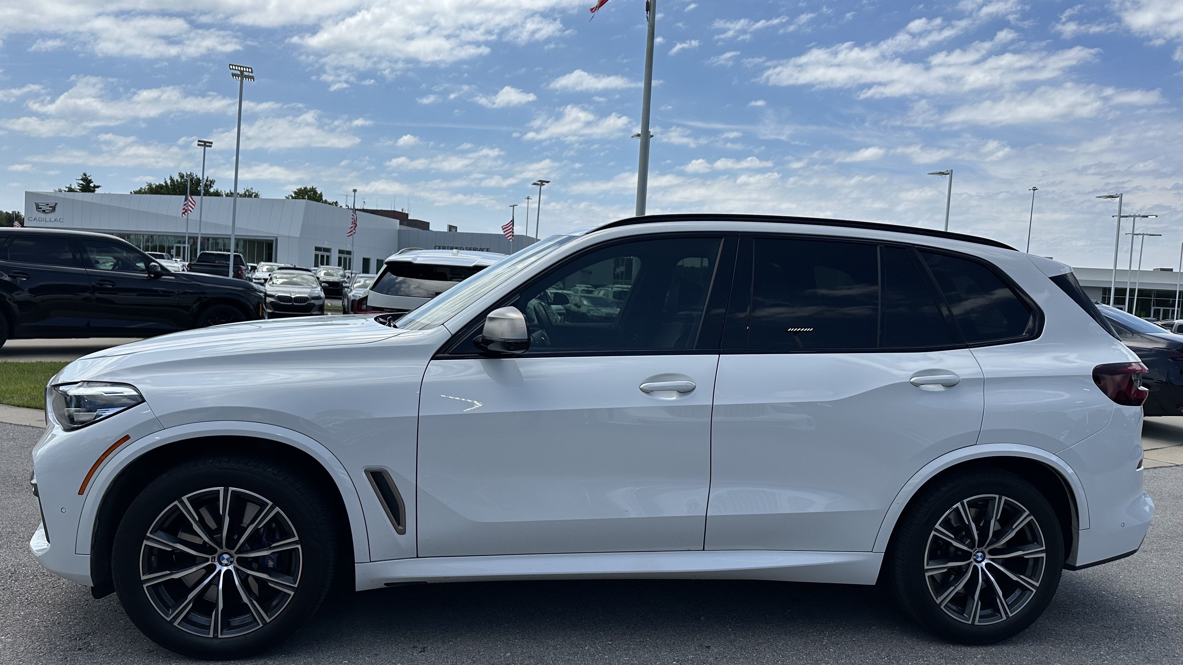 Used 2021 BMW X5 M50i w/ Premium Package AWD/4WD image 7