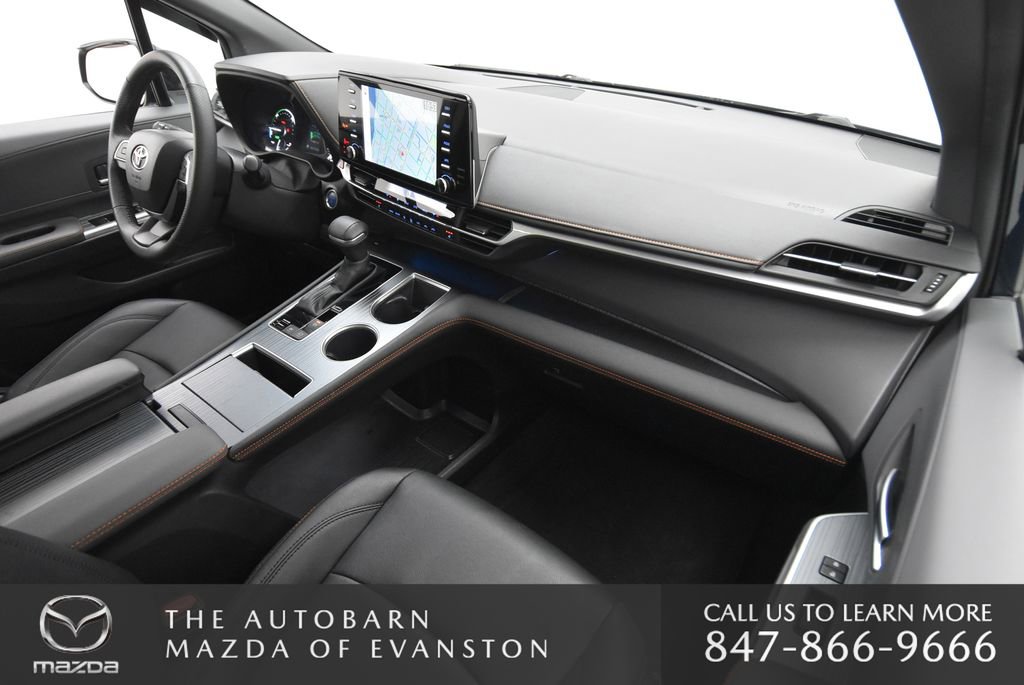 Used 2024 Toyota Sienna XSE AWD/4WD image 28