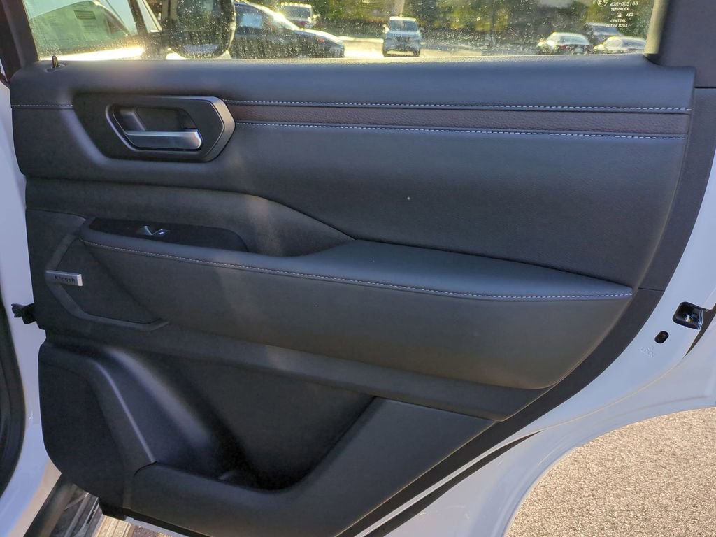 New 2026 Nissan Armada SL w/ Captain's Chari Seat Package image 32