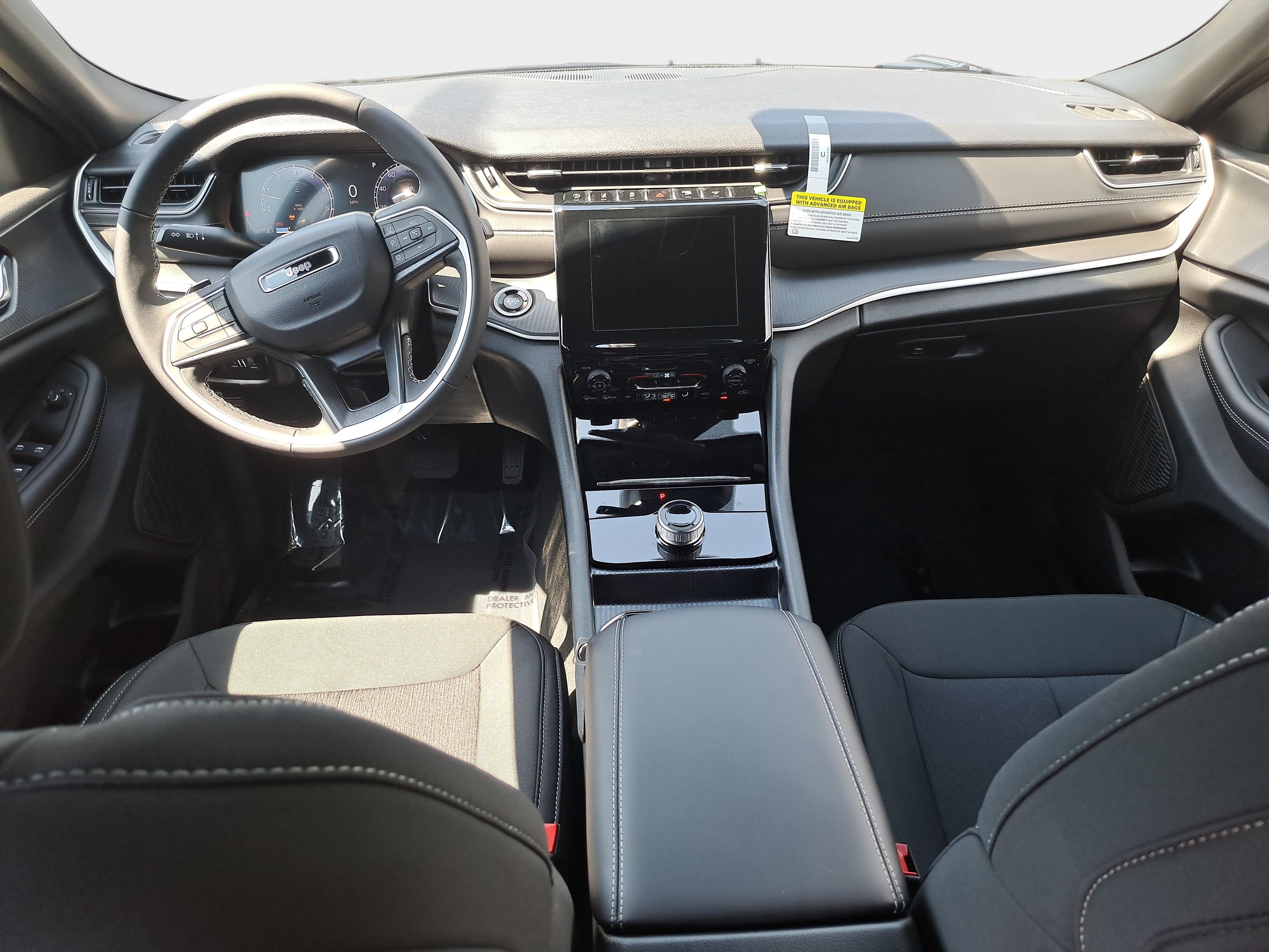 New 2026 Jeep Grand Cherokee Laredo AWD/4WD image 9