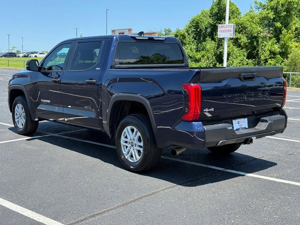 Used 2022 Toyota Tundra SR5 w/ SR5 Convenience Package image 7