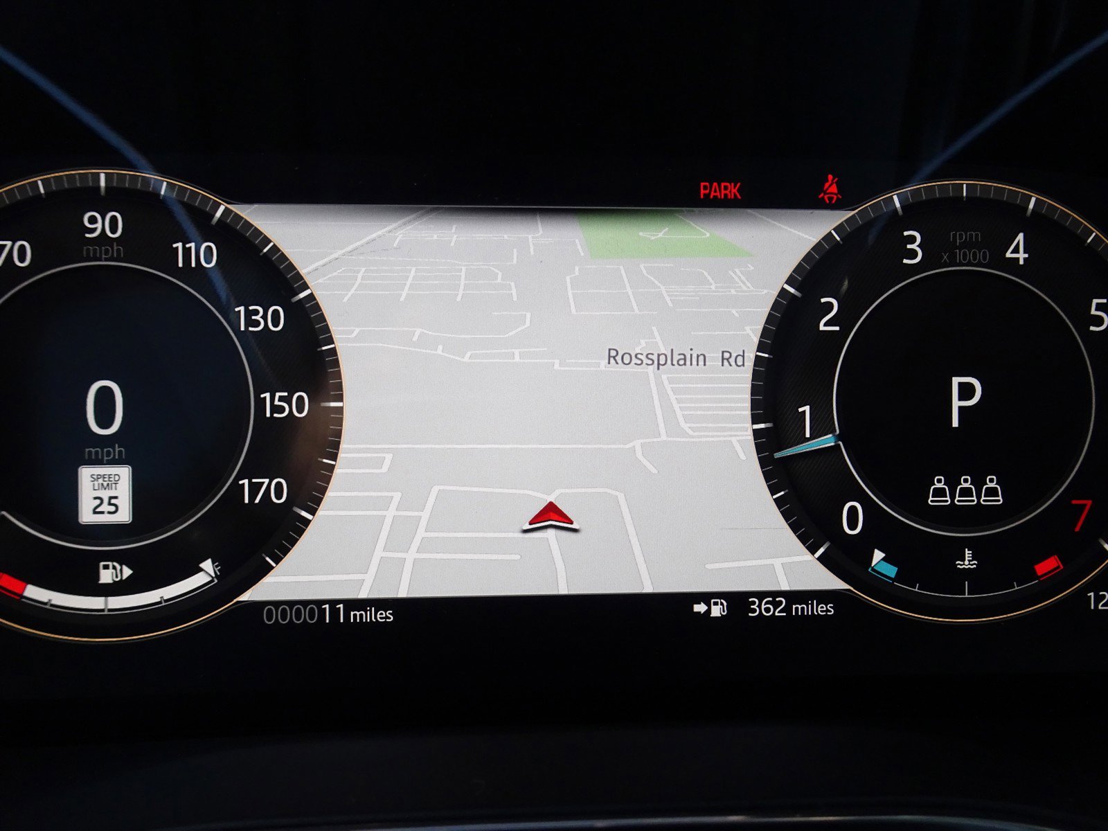 New 2025 Jaguar F-PACE R-Dynamic S image 24