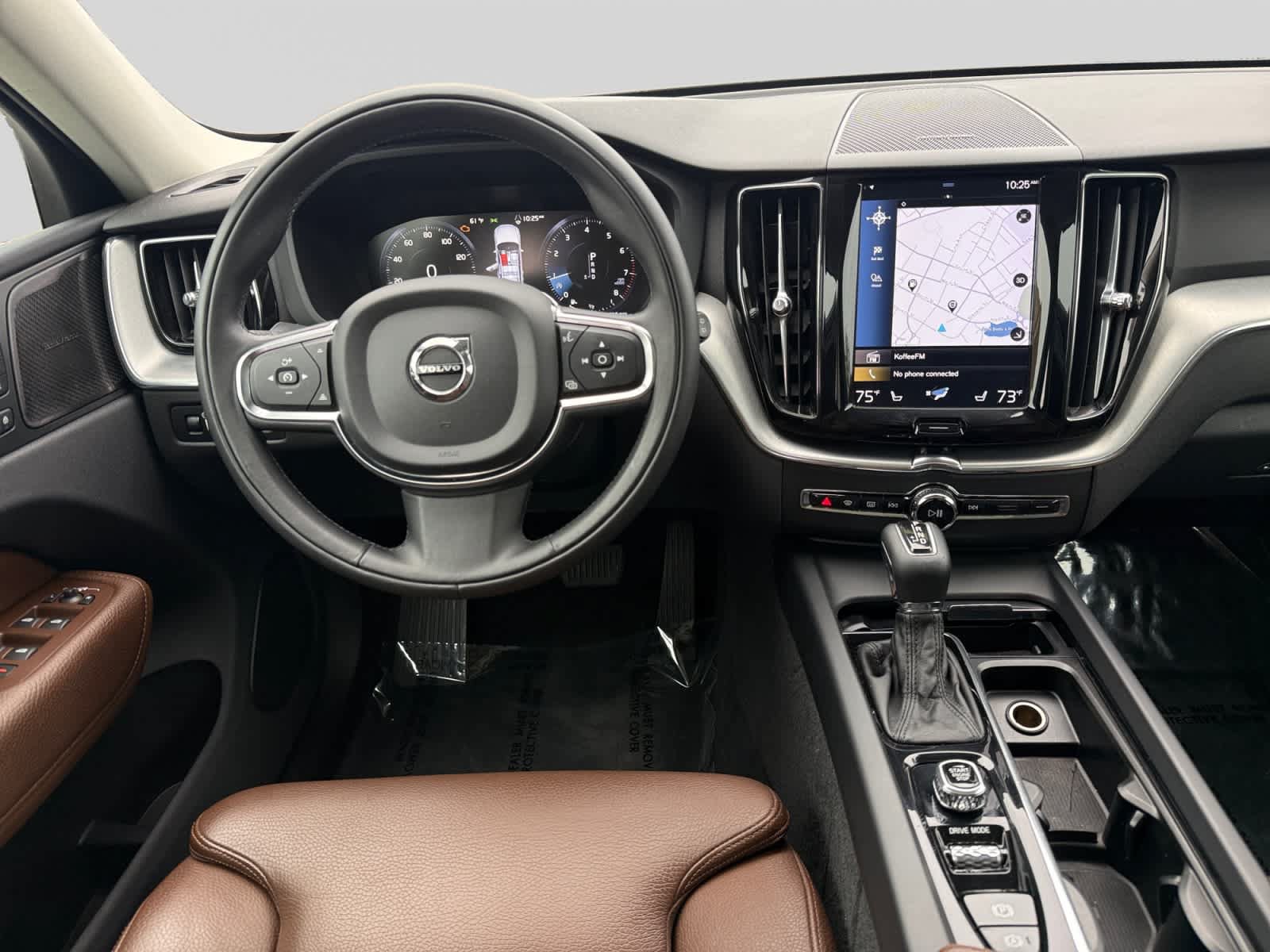 Used 2019 Volvo XC60 T5 Momentum w/ Protection Package AWD/4WD image 14