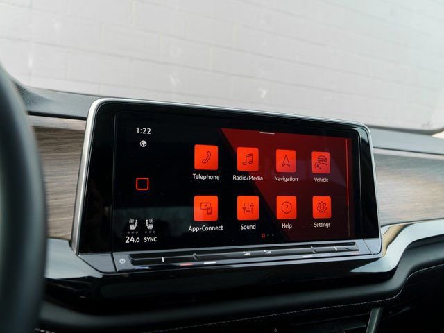 Used 2025 Volkswagen Atlas SEL Premium R-Line image 26