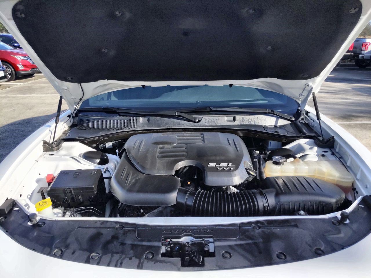 Used 2018 Dodge Charger SXT RWD image 21