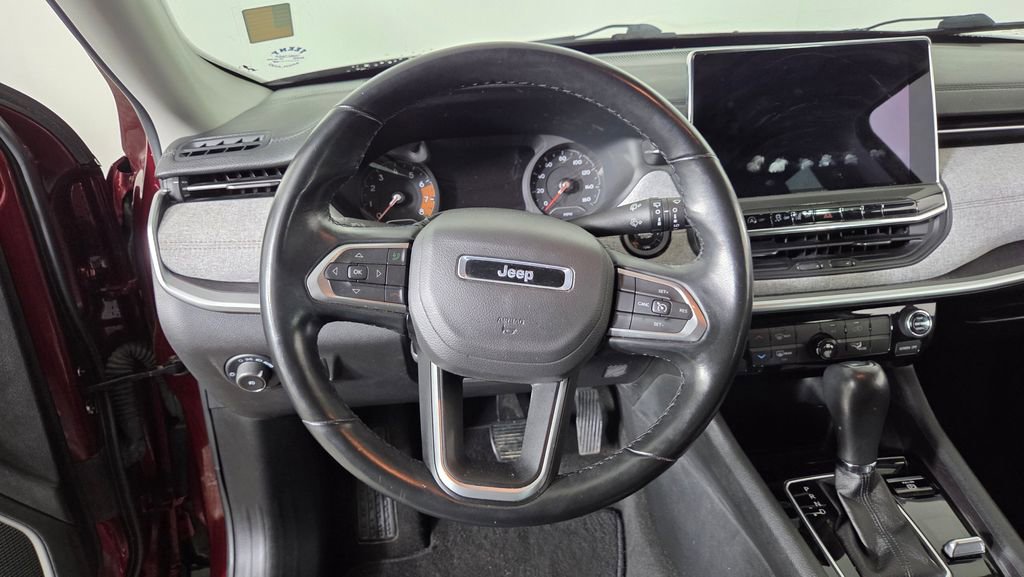 Used 2022 Jeep Compass Latitude AWD/4WD image 16